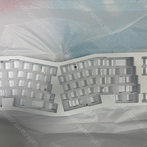 커스텀키보드 TGR Lena 비러브드 에디션 팝니다. 화이트