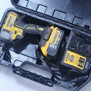 디월트 임팩렌치(DEWALT/ DCF 880), 보쉬 직소기(GST 85 BPE), 철근절단기(서울기계/ 15mm), 디월트컷소(DEWALT DW 304), 마끼다 뿌레카(maki
