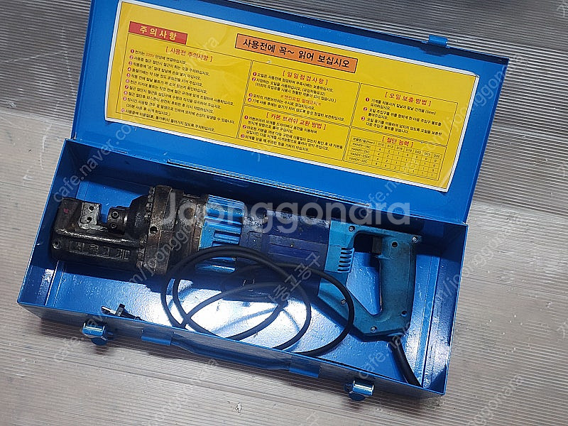 디월트 임팩렌치(DEWALT/ DCF 880), 보쉬 ...--2