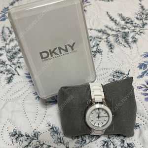 DKNY 시계