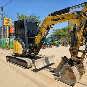 중고미니굴삭기 얀마 vio35 캐빈형 코집게 21년식 판매