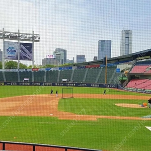5/3(토) SSG 랜더스 vs LG트윈스 3루 블루석 , 오렌지, 네이비석 양도합니다.