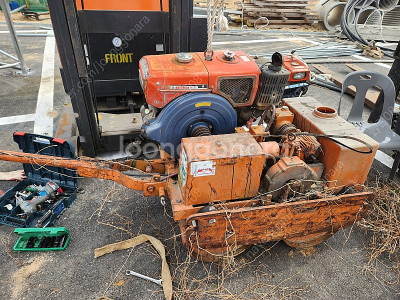 1톤 진동로라--1