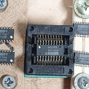 버브라운 PCM1704 DAC 와 1704K