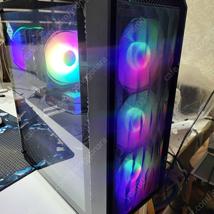 라이젠 7500F RTX 4060 16GB 500GB 신품급 게이밍 컴퓨터 데스크탑 본체 PC 팝니다.