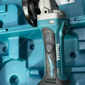 마끼다 18V 충전그라인더 기계만 - 상태A급