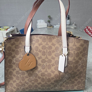 코치 coach 찰리 캐리올 인 시그니처 캔버스 31210 B4/HA Brown-White-Gold