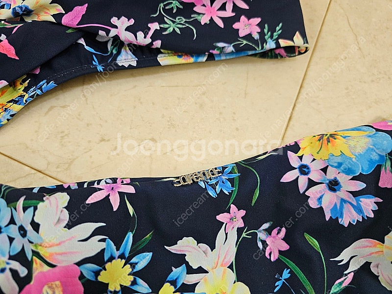 아레나 성인 여성 래쉬가드 수영복 비키니 85(S) 새상품 미개봉--1