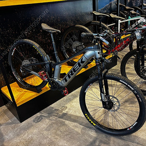 트랙 풀샥 전기MTB 파워플라이 FS4 사이즈 M