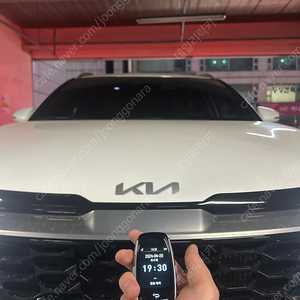 [판매] 기아 SUV 카니발 모든연식 자동차키를 최신 고급형 수입차 타입 LCD 액정 디스플레이키로 업그레이드 이식 개조 비상용 스페어키 예비키 여분키로 추가 제작 구매 가능