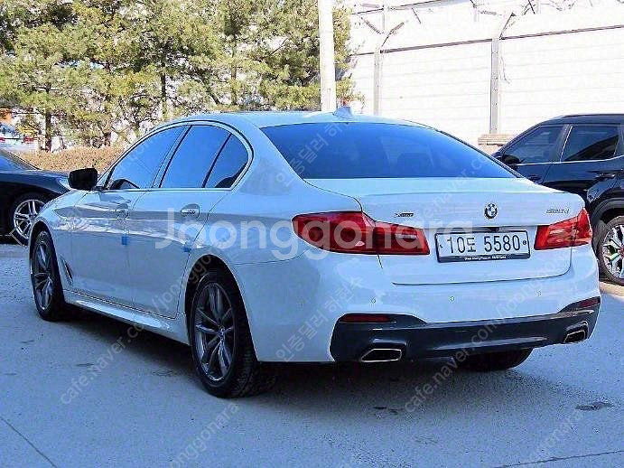 @17년식 5시리즈(7세대) 520d xDrive M스...--3