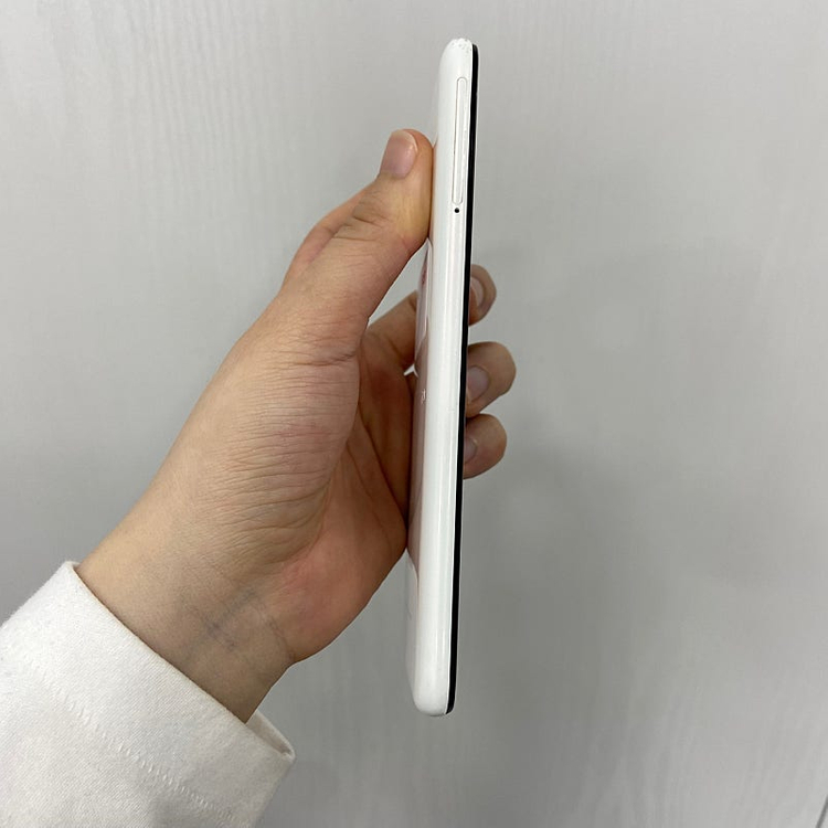 72285 갤럭시A10E 32기가 화이트 자급제 팝니다. 6만원 이미지