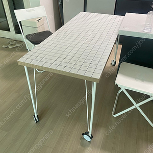 이케아 락캅텐(격자 패턴 상판 140x60cm)+ 크릴레 다리 책상