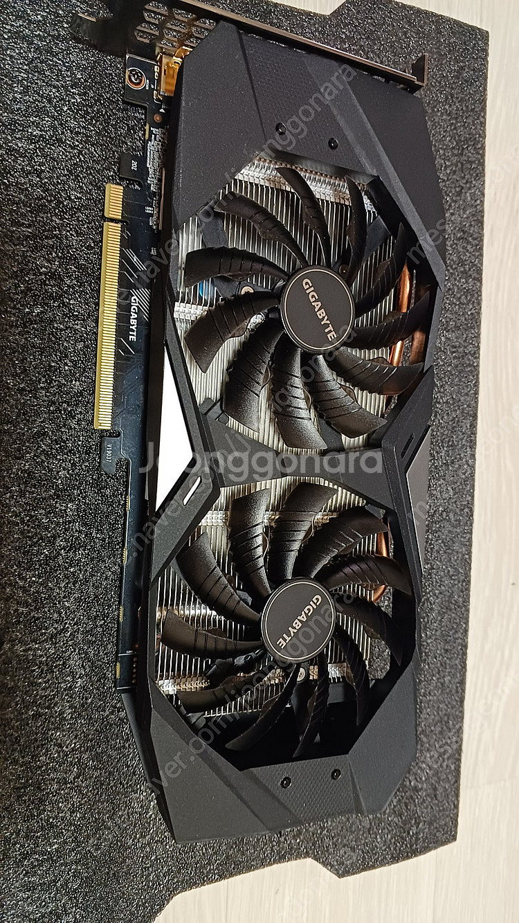 그래픽카드 기가바이트 rtx 2070 판매 합니다.--2