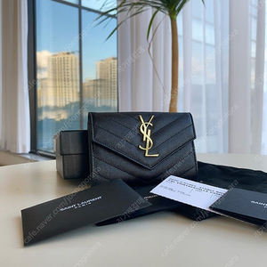 입생로랑 엔벨로프 카드지갑 중지갑