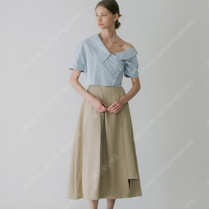 더블유컨셉 아워코모스 블라우스