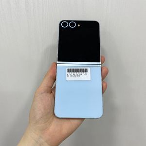 85740 A급. 갤럭시Z플립6 256기가 블루 팝니다 <63만원>