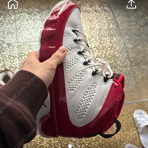 조던 9 짐레드 팝니다