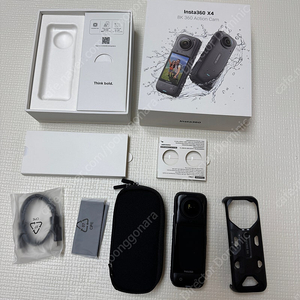 인스타 360 X4 & 파워스틱 (워런티 남아있음)