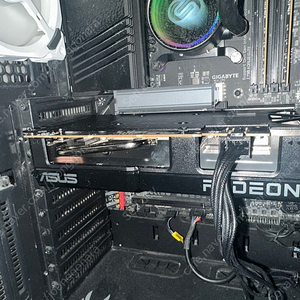 라데온 ASUS RX7600 8GB 팝니다.
