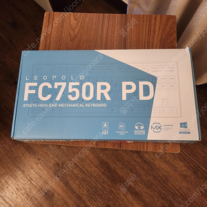 레오폴드 FD 750R 갈축 PD 화이트&민트 텐키리스 팝니다