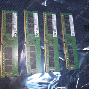 삼성전자 DDR4 3200 32Gb 4개 판매합니다.