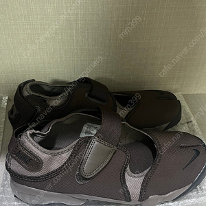 나이키 에어리프트 일본한정 브라운 색상 260 판매합니다