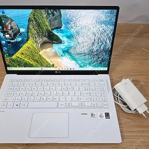 LG 그램15 15인치 i5 8G 512G 15Z90N-VR56K 팝니다