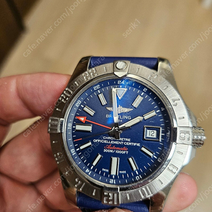 브라이틀링 어벤져 GMT 43mm