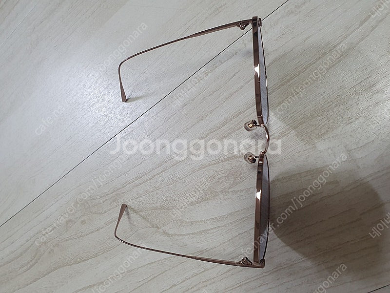 젠틀몬스터 블링08 판매합니다.--0
