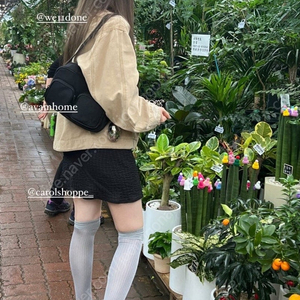 오눅님 캐롤쇼페 시어 미니 스커트 블랙, 화이트 2개 세트