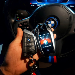 BMW 3시리즈, 5시리즈, i8, X3, Z4 차량키 디지털 디스플레이 전환 및 근접도어 반응 기능 포함 커스터마이징 제작