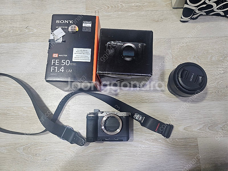 소니 a7c2 실버 민트급,50.4gm 오사금 탐론 2...--0