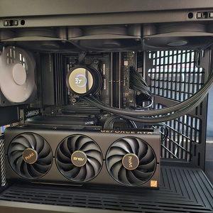 7800x3D 4080super 블랙감성 수냉 게이밍 컴퓨터 PC 본체 판매합니다. 업자 x 개인