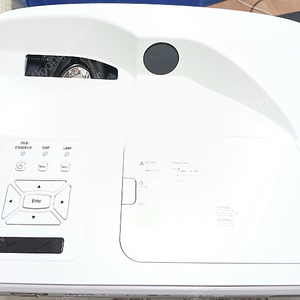 UT400W 초단초점 교실·학원용 추천 | WXGA 고화질 수업 최적화 빔프로젝터