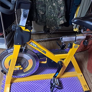 스피닝 실내자전거