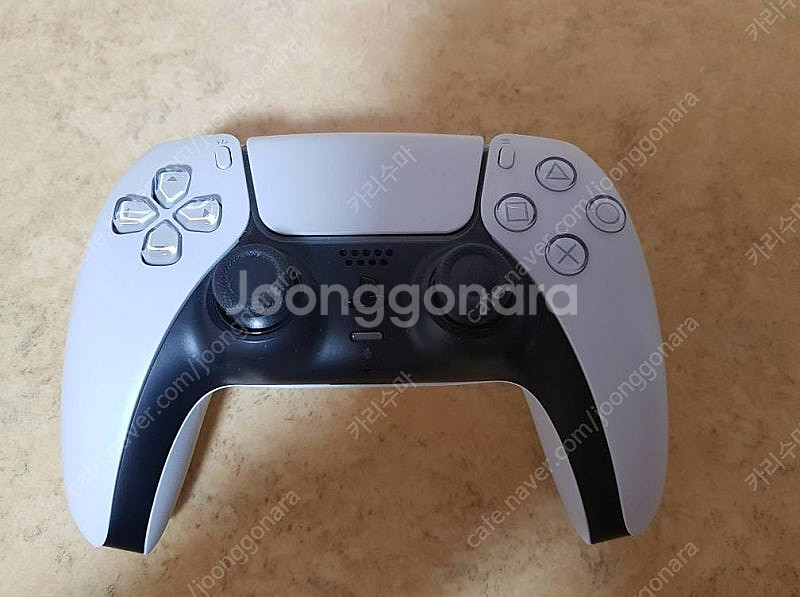 PS5 듀얼센스 화이트--4
