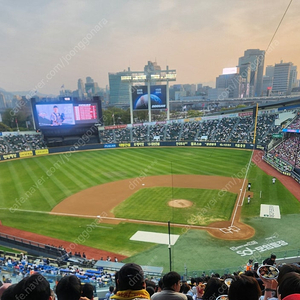 5월3일 토요일 LG트윈스대 ssg랜더스 1루그린지정석 2연석