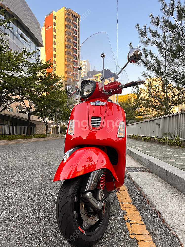 Vespa gts300--3