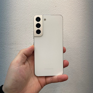 갤럭시S22 화이트 256GB 무잔상 상태좋은 중고31만팝니다