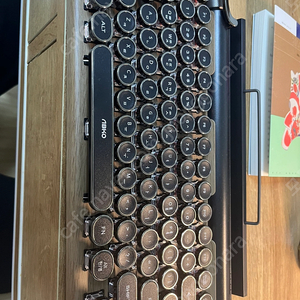 앱코 TW1867 레트로 키보드
