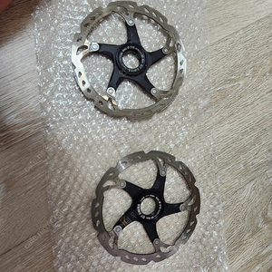 시마노 XT로터 160mm. 2개