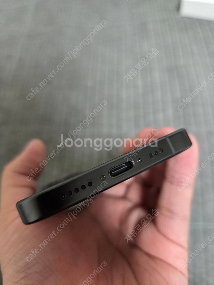 아이폰16pro 256gb 블랙티타늄 처분합니다.(하루...--5
