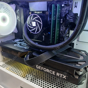 인텔 i-5 12600k 4070 고사양 게이밍 데스크탑