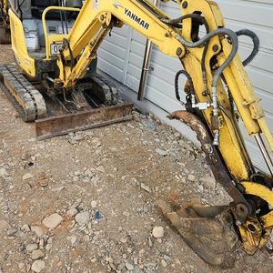얀마1.7톤 미니굴삭기2012년식 집게장착번호판있습니다.