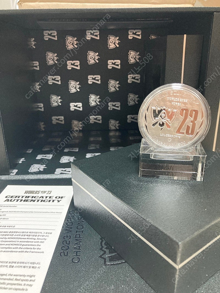 리그오브레전드 월드챔피언쉽 기념메달(은) 한정판 팝니다.--1