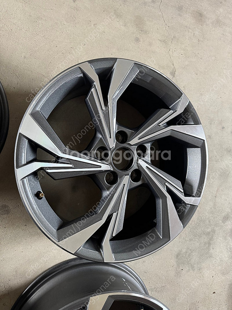 아우디 A3 8Y 40TFSI 프리미엄 순정휠 한셋트 ...--1