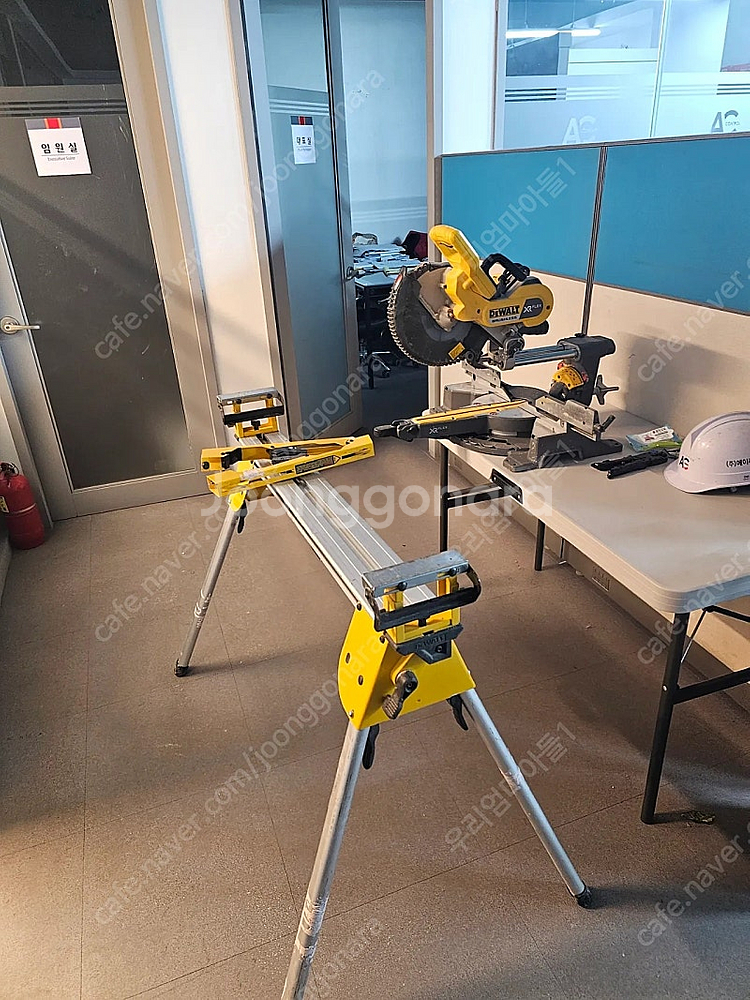 디월트 DCS727N 충전슬라이딩/ 전용다릿발--0