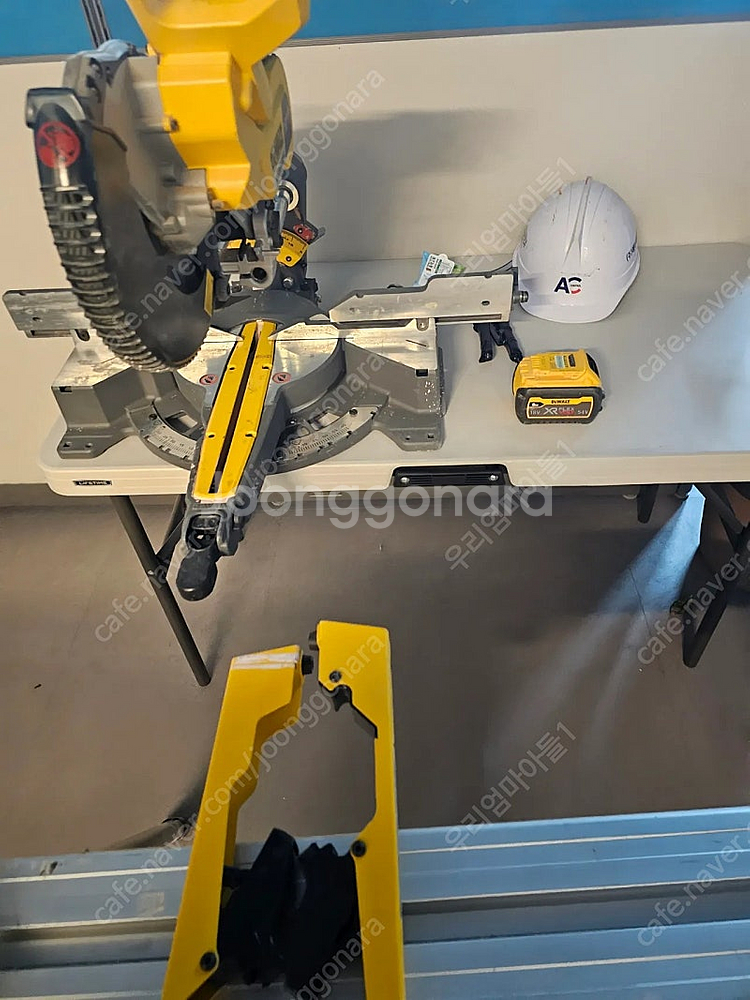 디월트 DCS727N 충전슬라이딩/ 전용다릿발--3