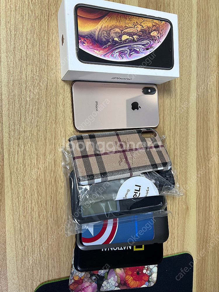 아이폰 xs 64gb 골드--1